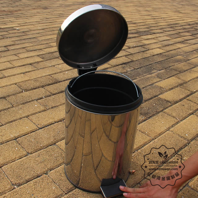 不銹鋼腳踏式垃圾桶圖片